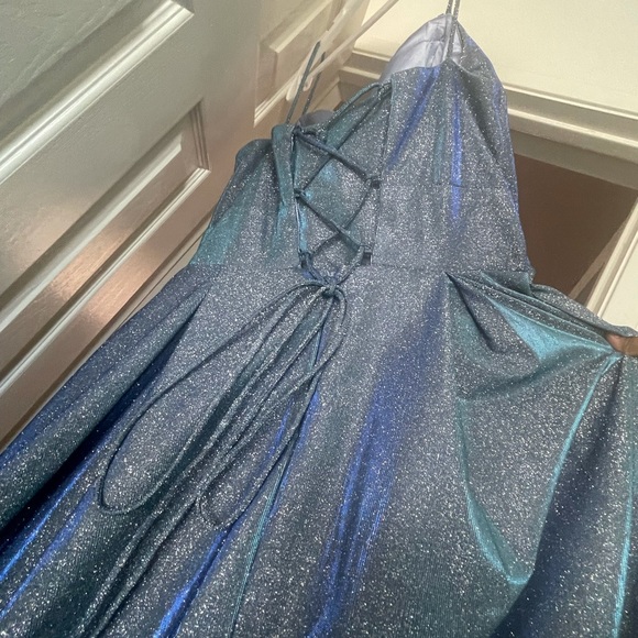 Prom dress - Picture 3 of 5